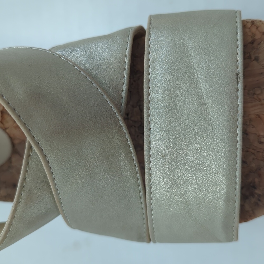 Adrienne Vittadini Sport Claud Metallic Cork Zip Heel Sandal 7.5M Metallic Taupe - Picture 16 of 16
